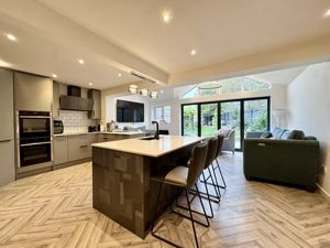 Photo 16- click for photo gallery